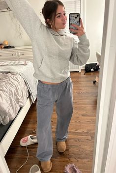 Outfit With Uggs, Adrette Outfits, Outfit Inspo Casual, Cute Lazy Outfits, Cute Lazy Day Outfits, Lazy Day Outfits, School Looks