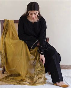 Trouser Embroidery, Pakistani Fashion Casual, Trendy Shirt Designs, Womens Trendy Dresses, Dress Neck