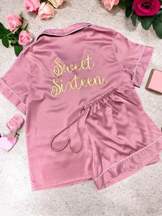 🌺FREE GIFT WRAPPING IN ORGANZA GIFT BAG!🌺 HIGHEST QUALITY Silky matte bridesmaid satin pajama sets are available in 14 colors. Get ready for those Instagram picture perfect moments! Relax, look pretty, and get pampered in these soft satin pajamas on your wedding day! These luxurious matte satin bridal party pjs are super soft and are the perfect bridal party gift and finishing touch to your bridesmaid proposal box! Eight sizes to choose from including kids, XS, small, medium, large, XL, 2XL an Rave Vibe, Satin Bridal Party, Bridal Party Pjs, Satin Pajama Sets, Sweet Sixteen Party, Birthday Sleepover, Sweet Sixteen Gifts, Satin Pyjama, Bridesmaid Satin