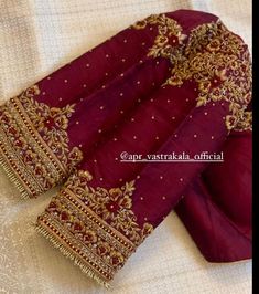 Straight Line Aari Work Blouse Design, Border Work Blouse Designs, Wedding Blouse Aari Work Designs, Hand Work Blouse Design For Bridal, Muhurtham Blouse Designs, Maggam Work Blouse Designs Bridal, Simple Hand Work Blouse Designs, Aari Work Blouse Wedding, Simple Maggam Work Blouses