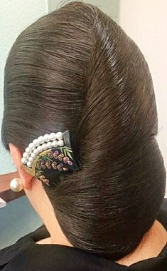 Big Bun Hair, Classic Hair, Big Bun, Roller Girl, Bun Hair, Hair Hairstyles, Hair Dos, Hair Updos