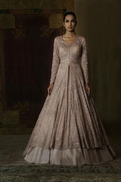 Follow me Maliha Tabassum for more Dusty Pink Gown, Rimple Harpreet Narula, Gown Images, Rimple Harpreet, Handwork Lehenga, Indian Gown, Asian Dresses, Dresses Dinner Party, Dresses Dinner