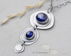 Oxidized Silver Necklace, Silver Necklace Simple, Antique Silver Jewelry, Silver Jewelry Box, Blue Sapphire Gemstone, Silver Jewelry Design, Silver Jewelry Necklace, Silver Jewels, Leaf Jewelry