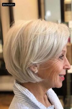 Medium-length bob haircut for women over 60 – stylish and versatile choice for older women. Old Hairstyles, Bob Haircut For Fine Hair, Hair Haircuts, Short Bob Haircuts, Bob Hair, Haircuts For Fine Hair