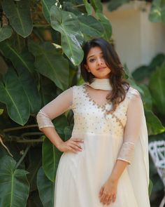 White Churidar Designs Party Wear, Onam Outfits, Stylish Kurtis Design, Lehenga Designs Simple, Beautiful Casual Dresses