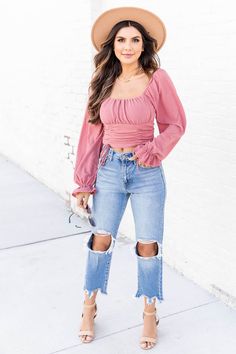 Mauve Outfit Ideas, Color Scheme Outfits, Mauve Blouse, Dramatic Classic, Cropped Blouse, Medium Wash Jeans