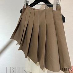 Pleated Skirt with Distressed Leather Belt and Buckle Detail, One-piece Academy Style Body Con Skirt, Distressed Leather, Sleeveless Maxi Dress, Types Of Skirts, Pleated Skirt, Belt Buckles, Leather Belt, Fashion Bags, Casual Wear