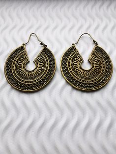 Elevate your ensemble with our Boho Stylish Brass Earrings, marrying intricate designs with the timeless allure of brass for a touch of free-spirited elegance. Brass Hoop Earrings, Brass Hoops, Free Spirited, Intricate Designs, Brass Earrings, Jewelry Earrings Hoops, Etsy Earrings, United Kingdom, Etsy Accessories