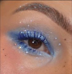 Atlantis Photoshoot, Blue Glitter Eye Makeup, Glitter Carnaval, Makeup Pinterest, Maquillage On Fleek, Concert Makeup, Aesthetic Vogue, Sparkly Makeup, Prom Inspo