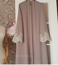 Modern Abaya Style, Chic Abaya, Elegant Abaya Designs, Burka Design, Abaya Burkha, Burkha Designs, Burqa Designs, Elegant Abayas