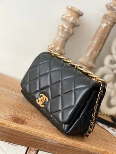 Description CC Classic Diamond Flap Bag Black For Women, Women’s Bags 9.1in/23cm Rep 1:1 Size: 15.5 × 23 × 10 cm/6.1 × 9.1 × 3.9 inches (height x Length x width) Branch plating embellished with hardware bracelet, three-layer inner compartment, the hand feels like a stand out, interpreting the eternal elegance. Includes box, dust bag. This product is of the best quality. Baby Tote Bag, Stylish Handbags, Balenciaga Bag, Three Layer, Evening Clutch Bag, Accessories Store, Tote Backpack, Baby Bag, Flap Bag