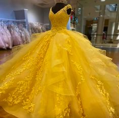 Yellow Quinceanera Dresses, Yellow Quinceanera, Yellow Quinceanera Dress, Quinceñera Dresses, Dresses V Neck, Yellow Dresses, Ball Gowns Princess, Prom Dresses Yellow, Princess Skirt