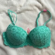 Size 32d Push Up Bra Collection, Velvet Bra, Bra Fitting Guide, Bra Items, Victoria Secret Pink Bras, Pretty Bras, Pink Bralette, Cute Bras, Beautiful Bra