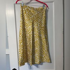 Yellow/Mustard Leopard Print Satin Midi Skirt, Size M. Almost Brand New. Yellow Pleated Stretch Skirt, Yellow Stretch Pleated Skirt, Yellow Stretch Flared Skirt, Casual Mustard Skirt, Mustard Summer Skirt, Yellow Flowy Lined Skirt, Yellow Flared Skirt For Day Out, Casual Yellow Relaxed Skirt, Yellow Long Lined Skirt