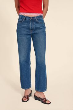 High-waisted cut, cropped above the ankle: with Marais, you're in for quite a silhouette. Tunisia, Colored Denim, Jersey Top, Indigo Blue, Straight Cut, Straight Jeans, Jeans Pants, High Waist, Tights