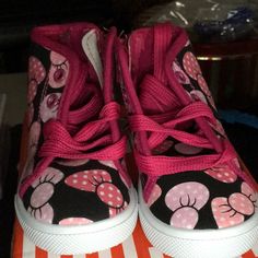 New Fuchsia Girls Mini Bow High-Top Sneakers Mini Bow, Mini Bows, Hi Top, New Girl, High Top, Kids Shoes, Top Sneakers, High Top Sneakers, High Tops