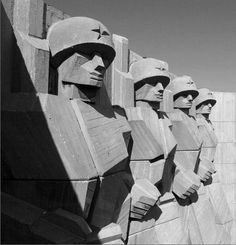 black and white photograph of statues of soldiers