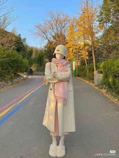 Japan Outfit Winter, Korean Outfit Street Styles, Japan Outfit, Save Outfits, Winter Fashion Outfits Casual, Harbin, Everyday Fashion Outfits, White Coat