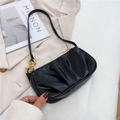 Brand Name: HENGSHENGHandbags Type: Shoulder BagsTypes of bags: Shoulder HandbagsMain Material: PULining Material: PolyesterShape: BaguettePlace Of Origin: GUANG DONG ProvincePlace Of Origin: HE BEI ?ProvinceOrigin: CN(Origin)Pattern Type: SolidInterior: No PocketDecoration: NONEExterior: NONEOccasion: VersatileClosure Type: zipperGender: WOMENStyle: FashionModel Number: Shoulder BagsNumber of Handles/Straps: SingleShoulder Bags: Women BagRetro Solid Color Bag: Bag Female2021 bag for woman: Unde Louis Bag, Retro Handbags, Casual Crossbody Bag, Quality Handbags, Luxury Women Fashion, Underarm Bag, Retro Women, Hobo Handbags, Small Handbags