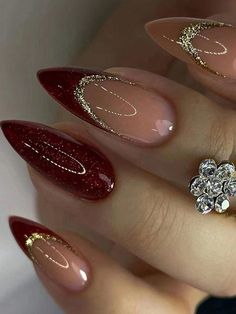 Get ready to sleigh the holiday season with these stunning shiny Christmas nail designs! From glittery reds to sparkling greens, these festive nails will add the perfect touch to your holiday look. #HolidayNails #ChristmasNails #NailArt #FestiveFingers #SparklingSeason #GlitterGoals #NailInspo #WinterWonderland #NailDesigns #HolidayGlam Unghie Sfumate, Colorful Nails, Pretty Gel Nails, Prom Nails, Xmas Nails, Pretty Acrylic Nails, Chic Nails, Short Acrylic Nails, Nail Arts