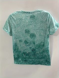 Elevate your summer wardrobe with our stylish and versatile Solid Abstract Print T-Shirt for Women. The trendy crew neck and short sleeve design adds a touch of casual sophistication. Made from high-quality materials, this t-shirt is sure to become a staple in your wardrobe. Material Polyester Length Regular Belt No Sleeve Length Short Sleeve Sleeve Type Regular Sleeve Chest Pad No Details None Patterned Floral Sheer No Fabric Medium Stretch Placket Type Pullovers Collar Style Crew Neck Contour Green Crew Neck Short Sleeve Top For Summer, Summer Green Short Sleeve Crew Neck Top, Summer T-shirt With Sublimation Print And Short Sleeves, Green Crew Neck T-shirt For Summer, Summer Short Sleeve Top With Sublimation Print, Summer Sublimation Print Short Sleeve Top, Green Top With Sublimation Print And Short Sleeves, Green Short Sleeve Top With Sublimation Print, Neck Contour