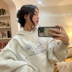 Holly Lim, Sweet Nothings, Swan Lake, Pretty Selfies, Insta Photo Ideas, Photo Instagram, Cotton Fleece, Dream Wardrobe, Fitness Inspo