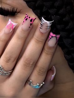 Short Ducks Acrylic Nails, Colorful Duck Nails Acrylic, Medium Length Nails Acrylic Square Pink, Quarter Inch Acrylic Nails, Duck Nails Plain, Creative Nail Sets, Nail Inspo No Charms, Short Dramatic Nails, Braider Nails Set