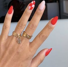 Valentines Day Nails Checker, Short Almond Nails Checkered, 18th Birthday Nails Acrylic Short, Short Almond Gel Nail Designs, January Nail Ideas 2024, Classy Valentines Nails Almond, Checkered Nails Almond, Checkered Valentines Nails, Feb Nail Designs