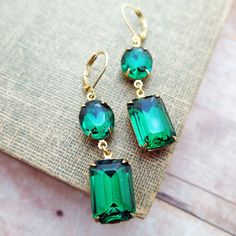 Emerald earrings <3 Emerald Drop Earrings For Anniversary, Emerald Earrings For Wedding, Green Chandelier Drop Earrings For Wedding, Green Dangle Crystal Earrings For Wedding, Emerald Jewelry With Matching Earrings For Wedding, Green Drop Earrings For Wedding, Emerald Jewelry Set For Wedding, Emerald Drop Earrings For Wedding, Gold Emerald Earrings For Wedding