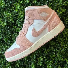 Air Jordan 1 Mid “Legion Pink” Size: 8 Women’s Nike Jordan Pink, Jordan Pink, Pink Jordans, Shoes Air, Womens Jordans, Size 8 Women, Air Jordan 1 Mid, Jordan 1 Mid, Air Jordan 1