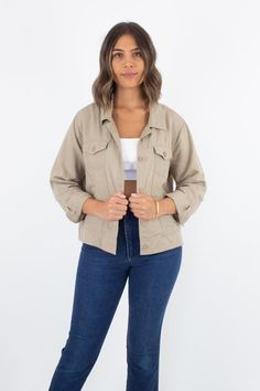 Casual Single-breasted Button-up Cropped Jacket, Trendy Button-up Utility Jacket With Flap Pockets, Trendy Khaki Blazer With Pockets, Everyday Collared Khaki Outerwear, Khaki Collared Outerwear For Everyday, Casual Button-up Blazer For Day Out, Trendy Everyday Utility Jacket With Button Closure, Spring Khaki Denim Jacket With Flap Pockets, Everyday Khaki Collared Outerwear