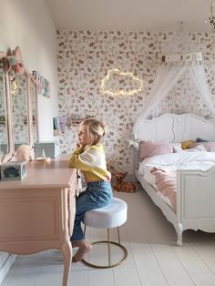 Behang Bloom Nude– roomblush Kids Rooms Inspo, Kids Bedroom Designs, Nursery Room Boy, Kids Interior Room, Girl’s Room, Girl Bedroom Designs, Big Girl Rooms