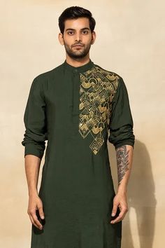 Shop for DiyaRajvvir Green Cotton Geometric Placement Embroidered Kurta Set for Men Online at Aza Fashions