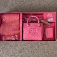 Steve Madden Gift Set In Pink . Set Contains A 7.5*7.5*2.5 Leather Purse, 1 Strap With The Steve Madden Logo, 1 Leather Strap, 1 Credit Card Holder, 1 Pink Scarf. The Purse Can Be Carried On The Arm, Shoulder, Or Crossbody. Beautiful Pink Color. Pink Color Basket Gift, Pink Basket Gifts, Steve Madden Handbags Steve Madden, Steven Madden Bags Handbags, Luxury Coach Wallets For Business, Steve Madden B Vital Bag, Steve Madden Burgent Bag, Pink Steve Madden Purse, Steve Madden Card Holder