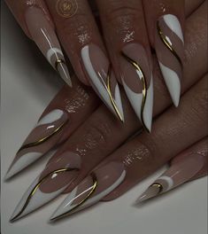 White French Nails, Stilleto Nails Designs, Gold Nail Designs, Fancy Nails Designs, Acrylic Press On Nails, Pointed Nails, Stiletto Nails Designs, Lines On Nails, Basic Nails