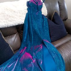 Absolutely Beautiful Iridescent Teal And Pink Dress. Pictures Do It No Justice! Open On The Sides And Criss-Cross Back With Tie. New Without Tags. Never Been Worn Or Altered! Galaxy Dress, Iridescent Dress, Prom Outfit, Dress Pictures, Prom Inspo, Colorful Dresses Formal, Dream Dresses, Teal Dress, Prom Formal