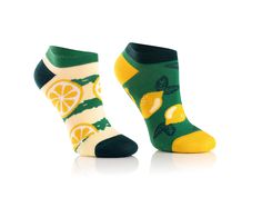 Cool lemon socks for kids between 2 and 9 years (3 sizes available) in the popular mix and match style. The right and left socks are slightly different, but still fit together perfectly. The socks have great blue and red colors and just put you in a good mood. The socks are short and go great with sneakers in spring and summer. Our socks are made fairly in our small family factory in Poland. The socks are of great quality and feel very soft. The socks are machine washable at 40 degrees - but please don't throw them in the dryer to really keep them for a long time.  The lemon socks are also available for kids from 10 and for adults: https://www.etsy.com/de/listing/1065648422/ From an order value of 35 € we ship worldwide free of charge! You can also find us on instagram and facebook. We alw Playful Green Socks For Gifts, Fun Green Cotton Socks, Fruit Socks, Yellow Funny, Sneaker Socks, Socks Sneakers, Short Humor, Funny Short, Star Top