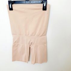 Assets By Spanx Women Shaping High-Waist Short, Nude Size Xl. Nwot, In Excellent Condition. Features: *Soft Lightweight And Breathable Shaping Fabric *Targeted Shaping Panel Flattens And Tones Tummy *Stay Put Waisted Design *Pull-On Closure * High-Waist Silhouette For Total Torse Taming 84% Nylon, 15%Elastane, 1% Cotton Machine Wash Cold B1 Stretch Bottoms With Built-in Bra For Daywear, Stretch Short Shapewear For Daywear, Daywear Bottoms With Built-in Bra And Stretch, Beige Shapewear Bottoms For Spring, Spring Beige Shapewear Bottoms, Solid Shapewear Bottoms With Built-in Shorts, Compressive Beige Short Shapewear, Compressive Beige Shapewear With Built-in Shorts, Beige Seamless Micro-elastic Shapewear