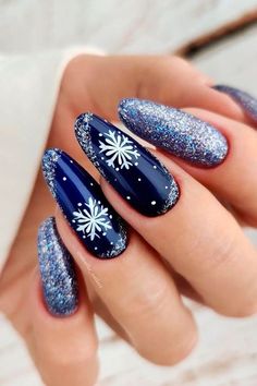 Winter Gel Nails, Blue Christmas Nails, Holiday Nail Designs, Cute Christmas Nails, Christmas Gel Nails, Blue Nail Designs, Christmas Nails Acrylic, Blue Nail