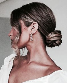 Hairstyle Wedding Bridesmaid, Wedding Low Buns, Bridesmaid Bun, Trendy Bun, Cute Bob Hairstyles, Hairstyle Wedding, Easy Updo, Easy Updo Hairstyles, Low Bun Hairstyles