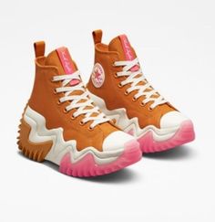 Orange Sneakers Aesthetic, Orange And Pink Aesthetic, Womens Converse Shoes, Boty Converse, Zapatillas All Star, Converse Run Star Motion, Star Branding, Converse Run, Dr Shoes