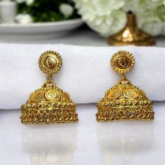 Kollam Supreme Gold Plated Big and Medium Size bridal #Jhumkas Collection - stunning blend of trendy and #traditional designs, perfect for the modern woman with a touch of #timelesselegance. Elevate your look with these exquisite pieces that exude sophistication and style. Shop Online: https://ow.ly/puCc50TqHv6 . . . #KollamSupreme #BridalJhumka #GoldPlatedJewelry #TraditionalElegance #TimelessBeauty #earrings #jhumkalovers #goldplatedjhumka #imtiationjewellery #Weddingjewellery #southweddin... Bridal Jhumkas, Elevate Your Look, Gold Plated Jewelry, Modern Woman, Timeless Beauty, Medium Size, The Modern, Timeless Elegance, Wedding Jewelry