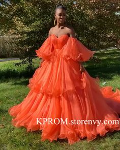 Layered Prom Dress, Orange Prom Dresses, Mode Editorials, فستان سهرة, Orange Dress, Mode Inspiration, Beautiful Gowns, Couture Dresses, Ball Dresses