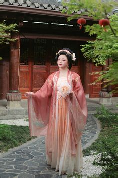 Color: Red Apricot Suit, Size: L Red Long Dresses For Banquet, Traditional Asian Dress, Chinese Aesthetic, Beige Suits, Hanfu Dress, Color Crafts, Chinese Clothing, American People, Fabric Names