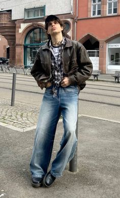 90s Autumn Fashion Men, Leather Jacket Fall Outfit Men, Male Layering Outfit, 70s Punk Men, Leather Jacket Men Streetwear, 80s Fall Outfits Men, Mens Fashion Autumn 2024, Pop Punk Aesthetic Outfit Men, Fall Grunge Outfits Men