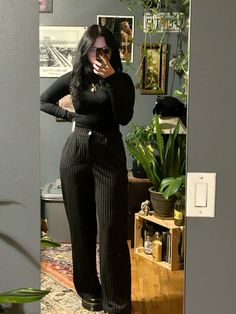 Casual Morticia Addams, Cute Goth Fall Outfits, Cozy All Black Outfits, Jean Outfit For Party, Black Uniform Outfits Work, Women’s Alt Fashion, Boho Gothic Outfit, Cute Outfits Alternative, Corporate Goth Outfits Aesthetic