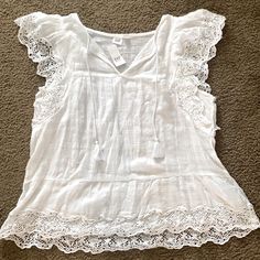 Gap. White Blouse. Nwt. White. Size Medium Gap Women, Blouse White, White Blouse, Gap, Blouses For Women, Color White, Top Blouse, Blouses, Womens Tops