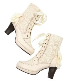 Angelcore Shoes, Punk Style Outfits, Dr Shoes, Shoes Outfit Fashion, Fancy Shoes, Really Cute Outfits, Pretty Shoes, Lolita Fashion, Cute Shoes