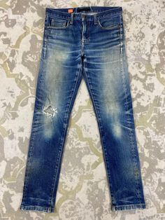 31x28.5 Selvedge Vintage Distressed Japanese Jeans Denim- JN3918 Actual measurement (inches) Waist - 31 Front Rise - 9.5 Hips - 33 Thigh - 9.5 Knee - 6.5 Leg Opening - 11 Inseam - 28.5 Outseam - 38  Material : Cotton    #JN3918 Faded Washed Cutoff Jeans, Faded Ripped Mid-rise Jeans, Mid-rise Faded Ripped Jeans, Distressed Recycled Denim Blue Jeans, Distressed Jeans In Denim Blue With Recycled Denim, Distressed Indigo Denim Jeans, Rugged Ripped Medium Wash Jeans, Rugged Ripped Blue Jeans, Rugged Distressed Blue Jeans