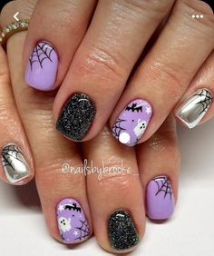 Holloween Nails, Halloween Acrylic Nails, October Nails, Spider Webs, Cute Gel Nails, Halloween Nail Designs, Halloween Nail, Halloween Nail Art, Dipped Nails